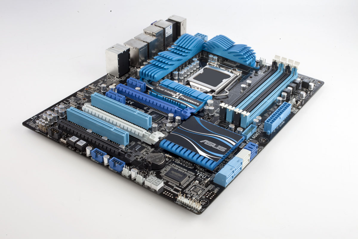 Intel XEON 1275V2とASUS P8P67 EVO　メモリー付き Intel XEON 1275V2とASUS P8P67 EVO メモリー付き - メルカリ